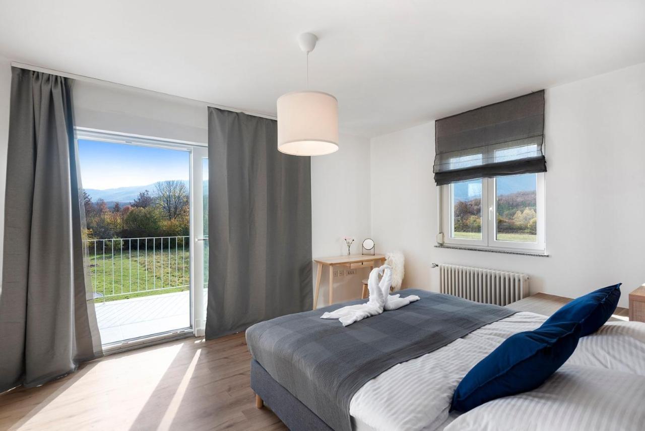 Lovinac  Velebit Lodge מראה חיצוני תמונה