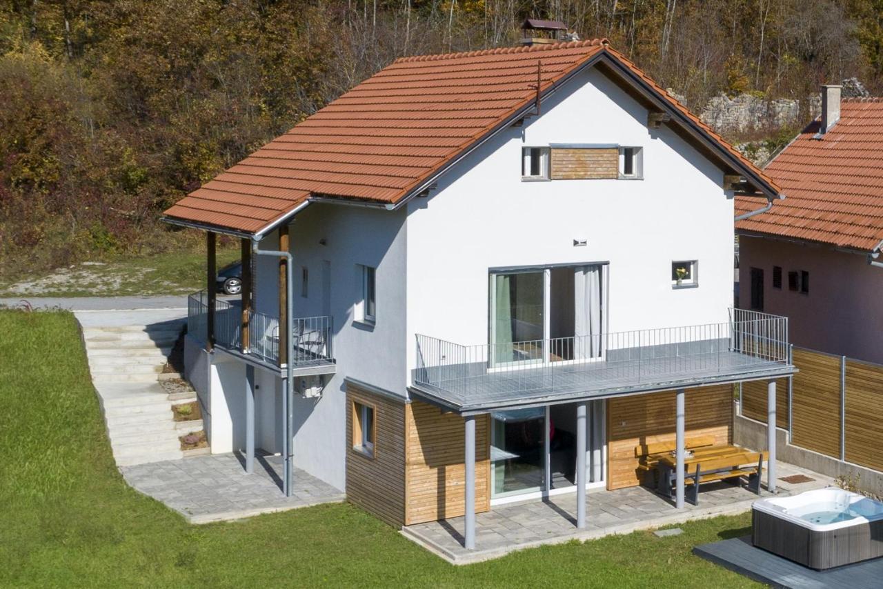 Lovinac  Velebit Lodge מראה חיצוני תמונה