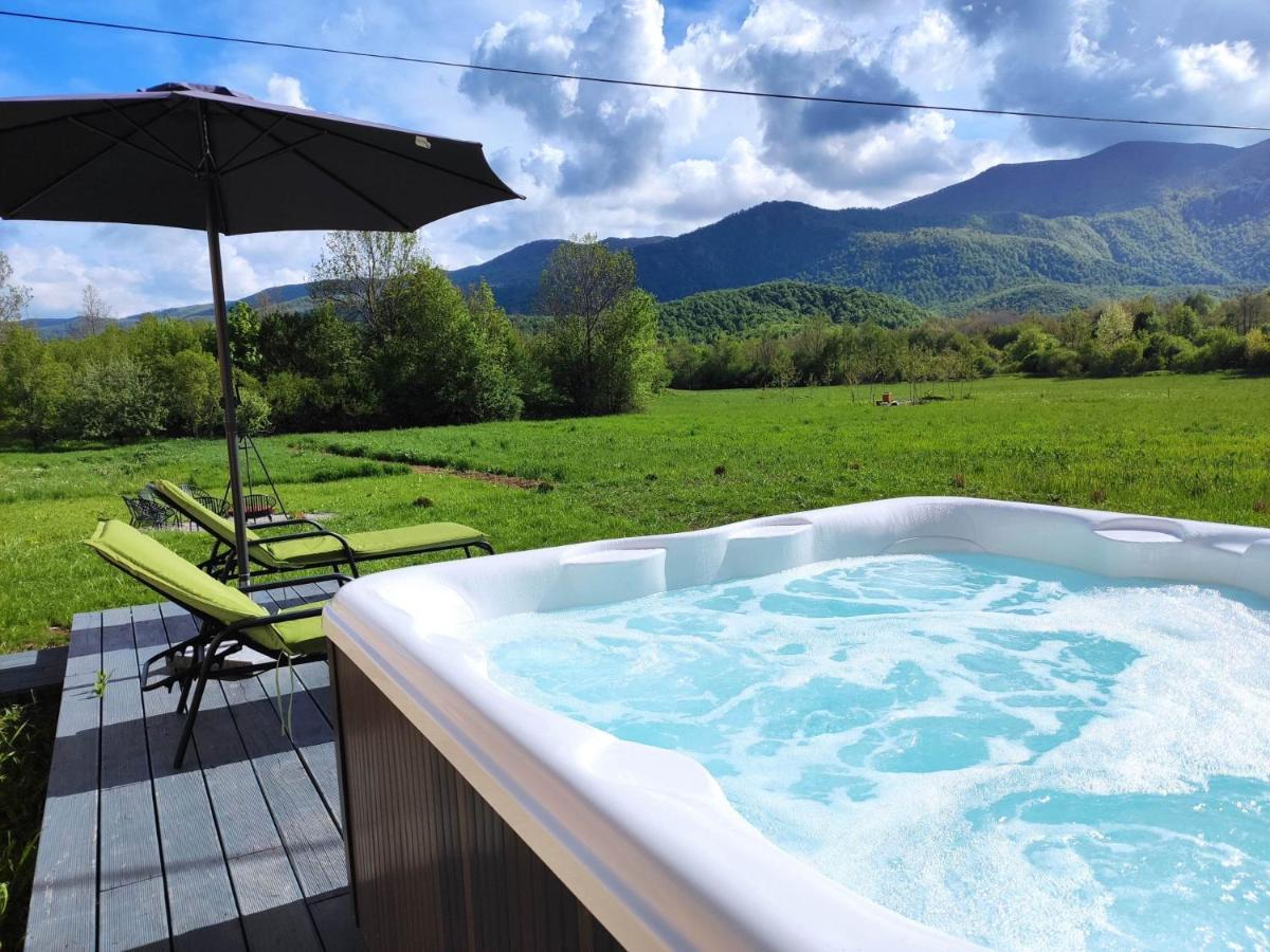 Lovinac  Velebit Lodge מראה חיצוני תמונה