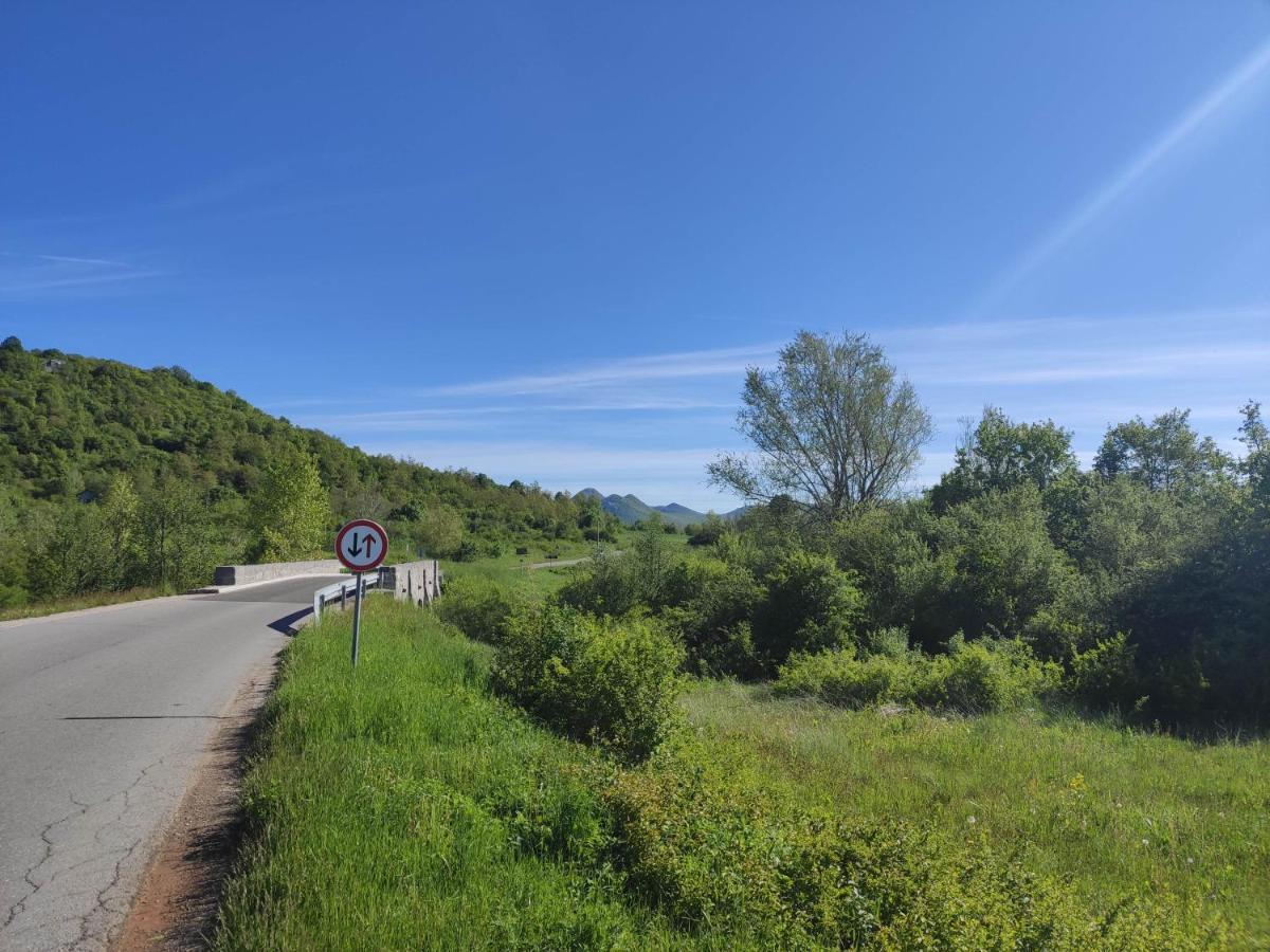 Lovinac  Velebit Lodge מראה חיצוני תמונה